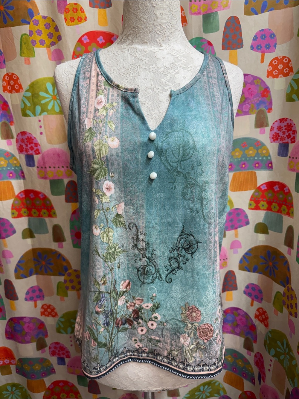 Sleeveless Floral Print V-Neck Tank Top. Medium